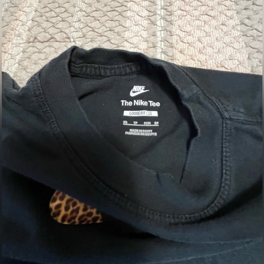 The Nike Tee Black Animal Print Swoosh Long Sleeve Crew Neck Loose Fit XS